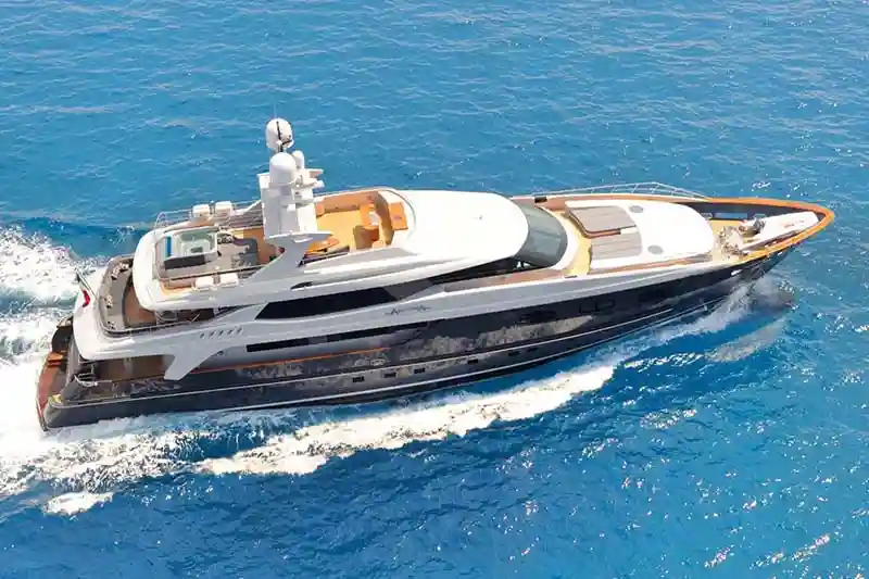 French Riviera yacht charter: luxury yacht cruising in the Cote d'Azur waters