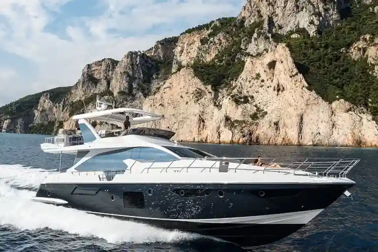 Azimut yacht charter near Cannes
