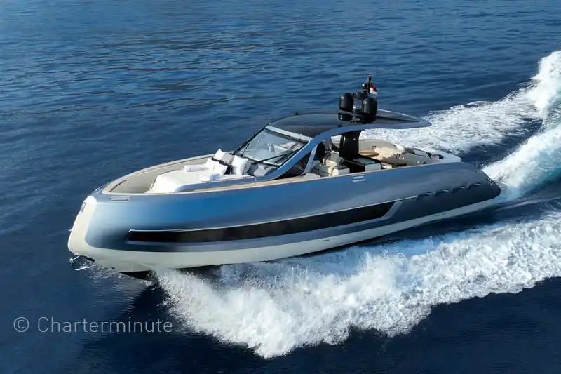 New Invictus boat charter in Monaco