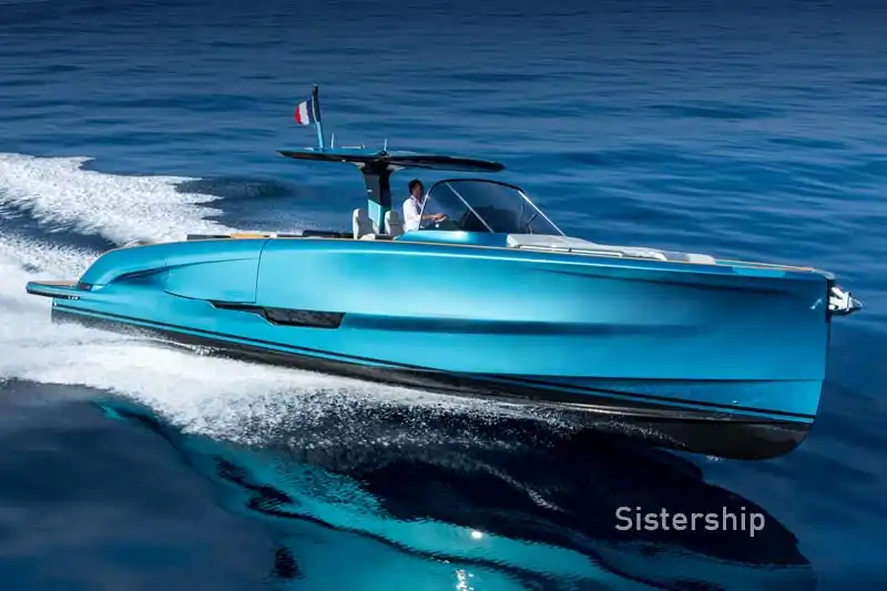 Solaris boat rental near Cannes: Italian excellence and style