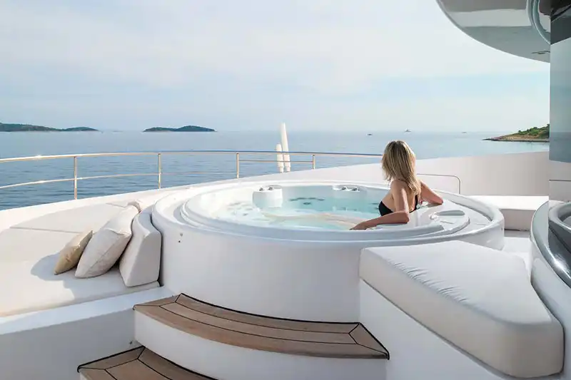 Jacuzzi on sundeck