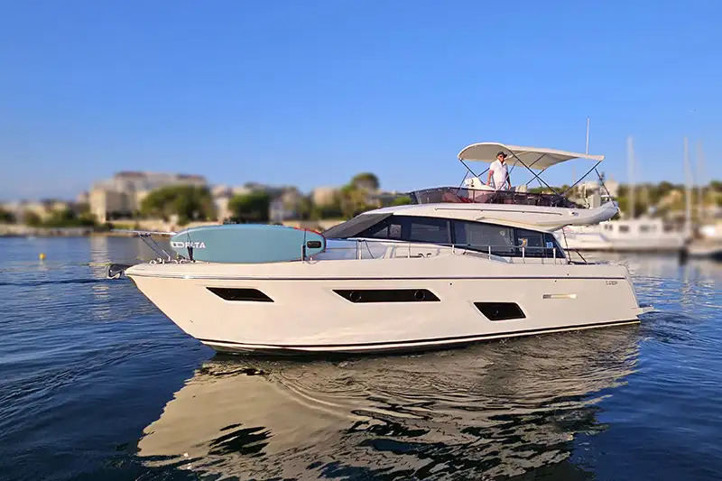 Ferretti 450 yacht rental