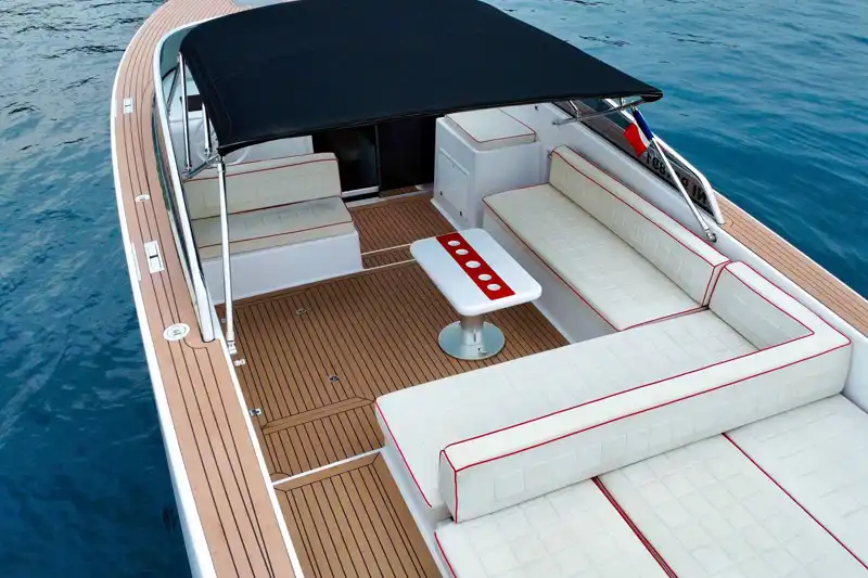 Van Dutch 40 cockpit area